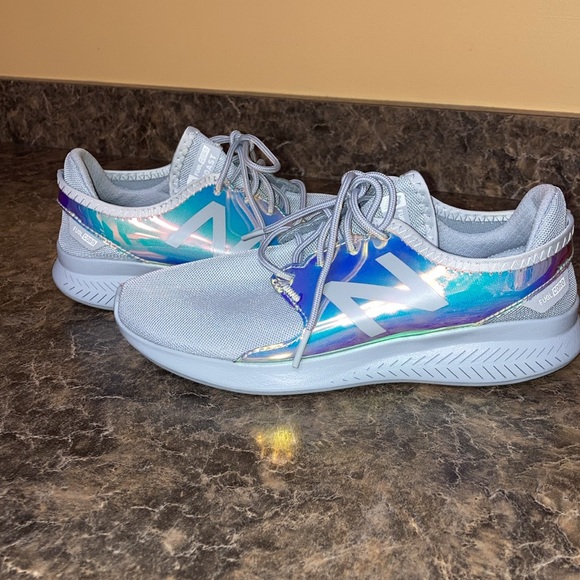 New Balance - Picture 3 of 4